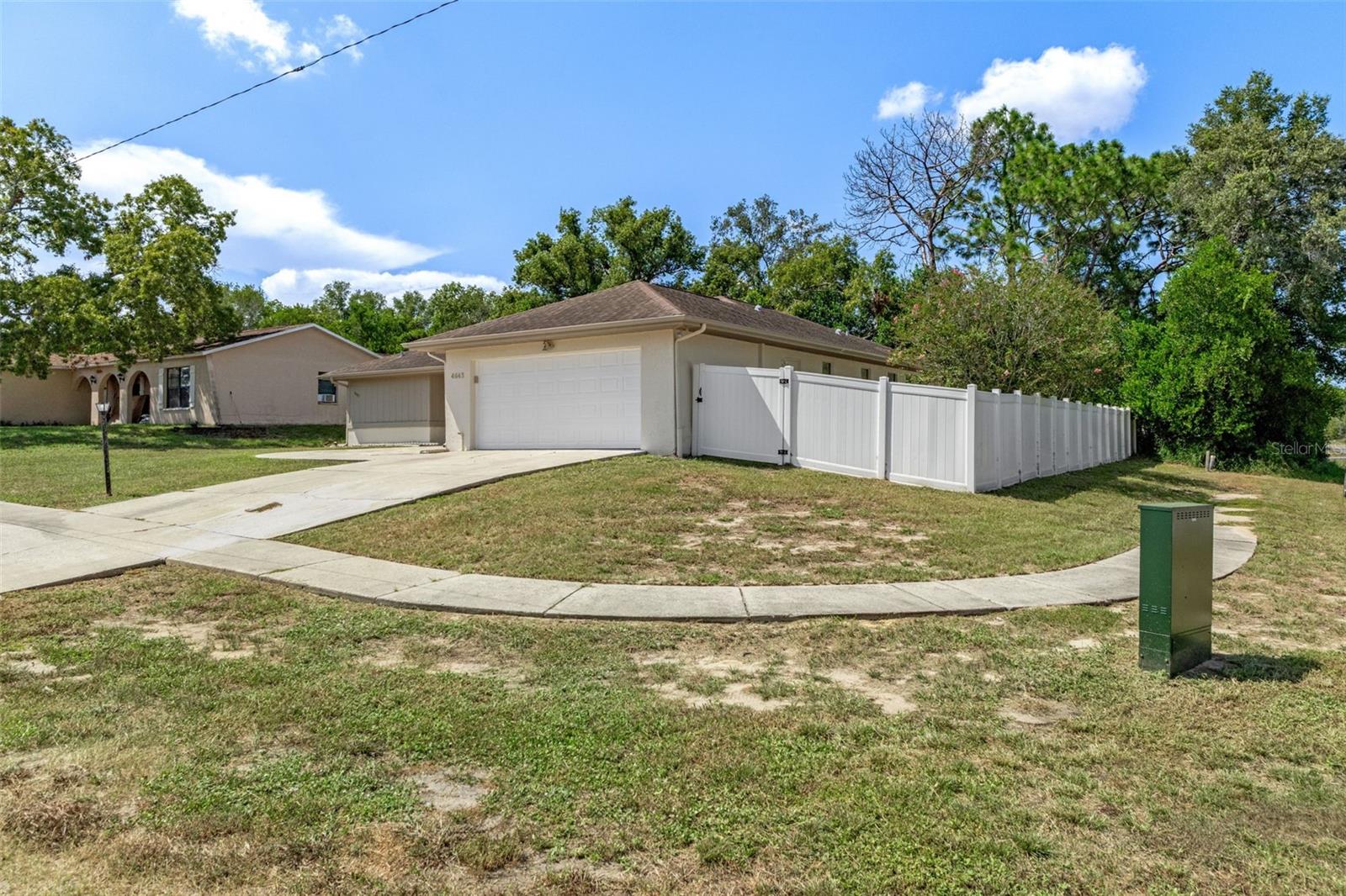 4645 Chamber Ct Property Photo 3