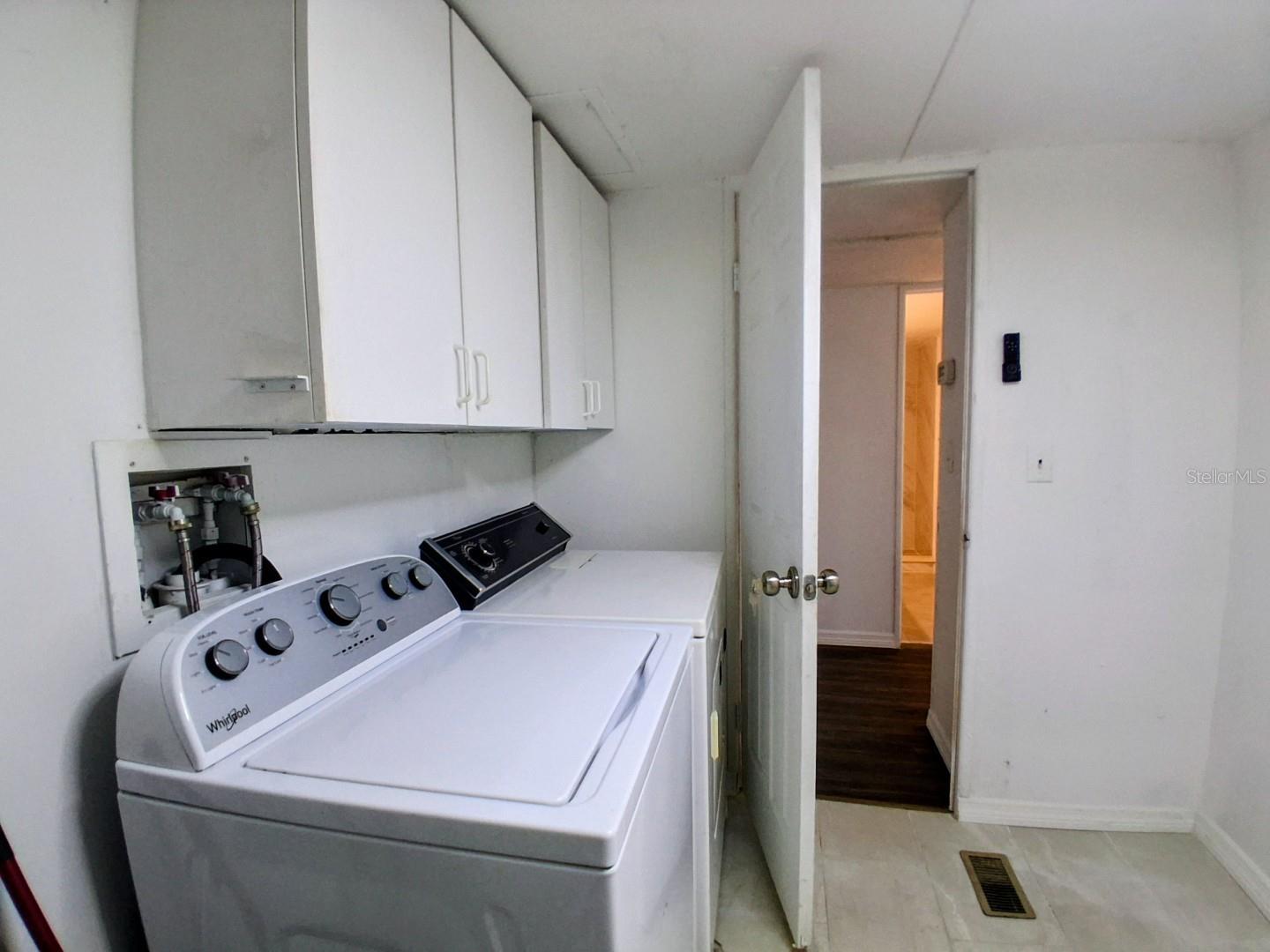15215 Vine St Property Photo 18