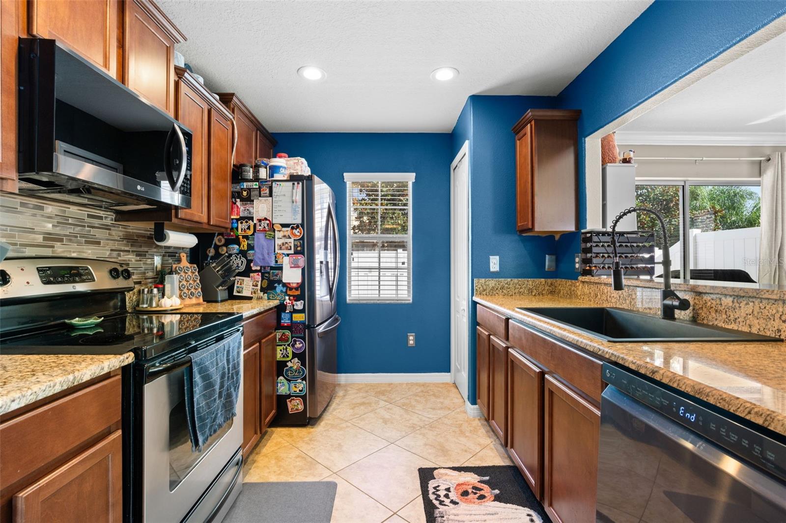 9722 Trumpet Vine Loop Property Photo 8