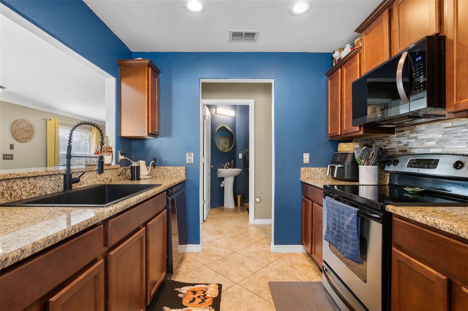 9722 Trumpet Vine Loop Property Photo 11