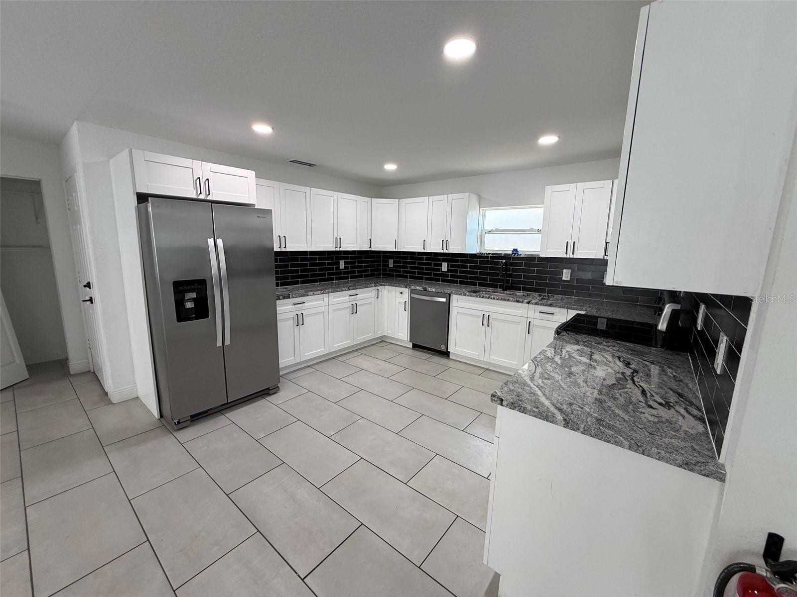 5112 Pacific Ave Property Photo 6