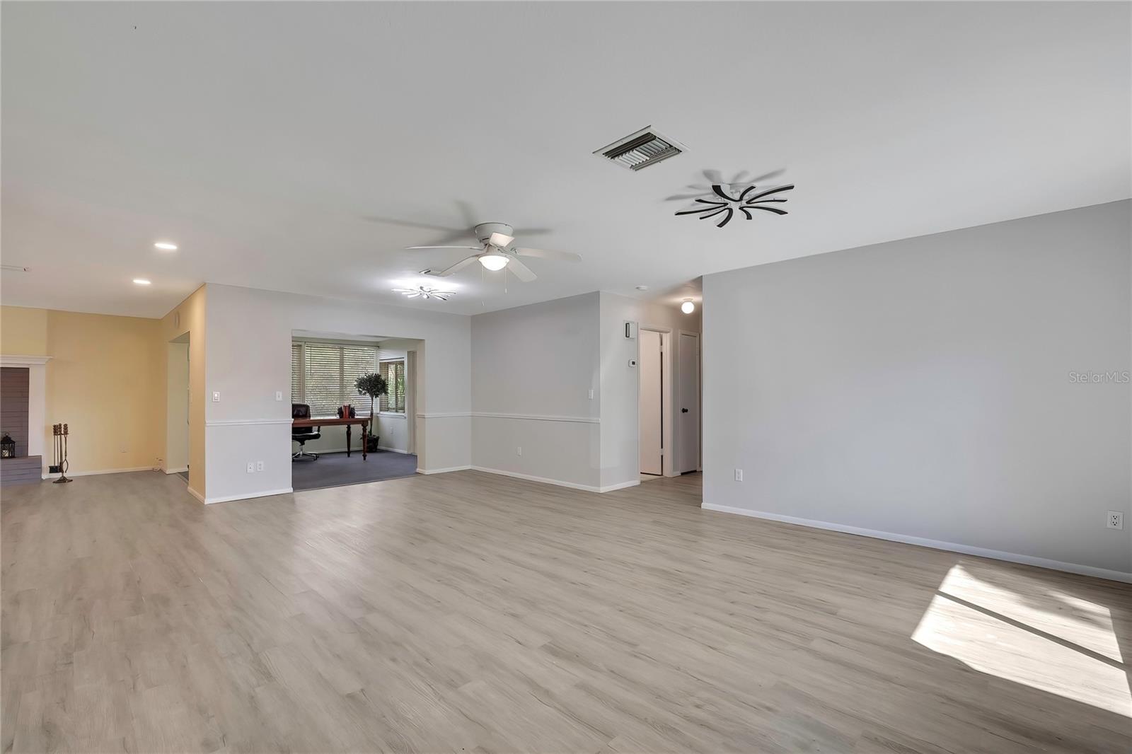 1185 Macfarlane Ave Property Photo 6