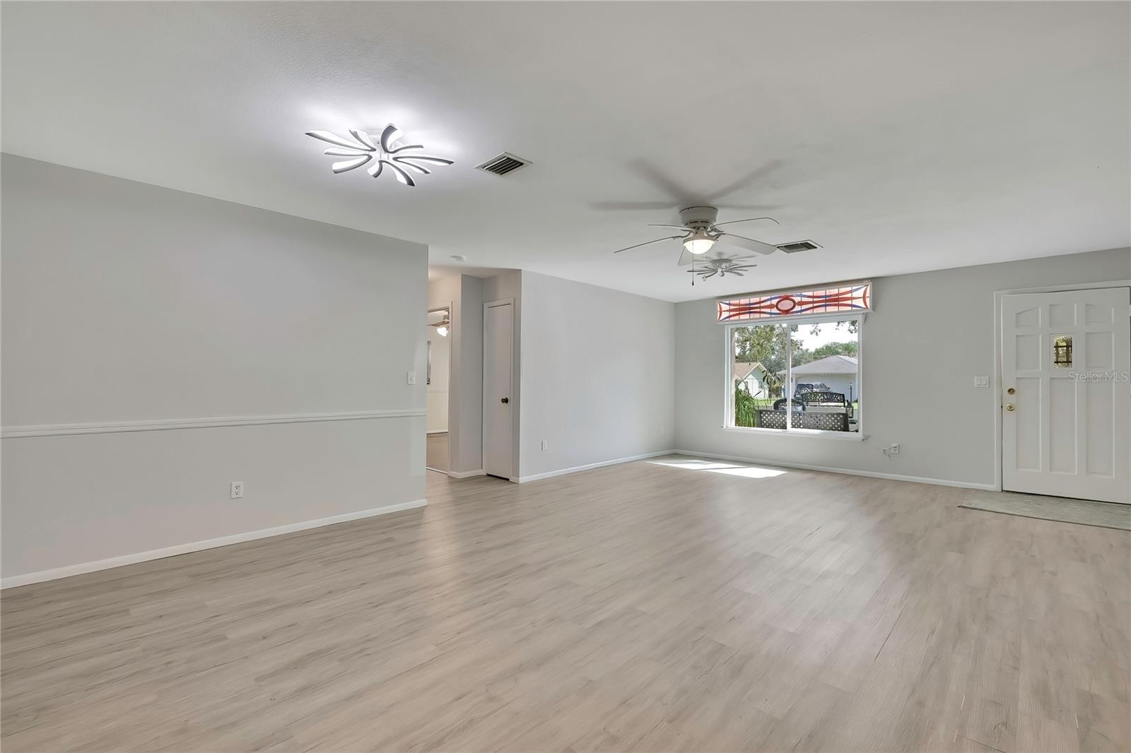 1185 Macfarlane Ave Property Photo 9
