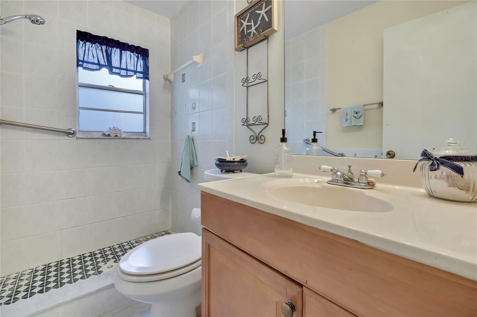 1185 Macfarlane Ave Property Photo 15