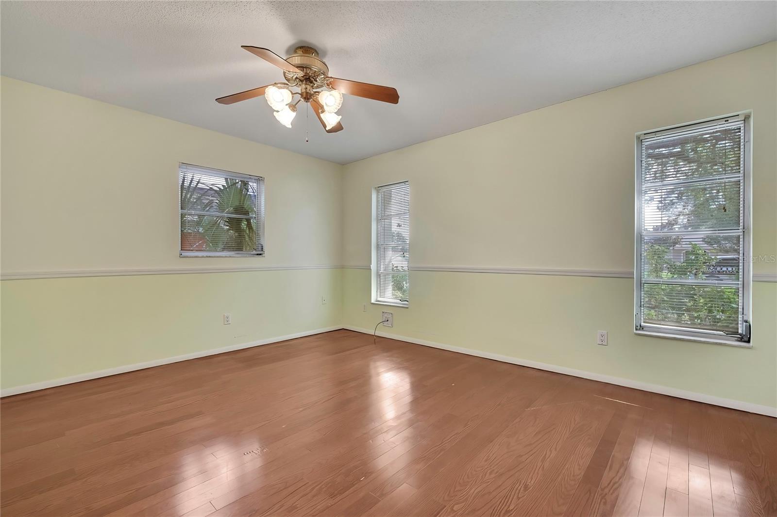 1185 Macfarlane Ave Property Photo 16