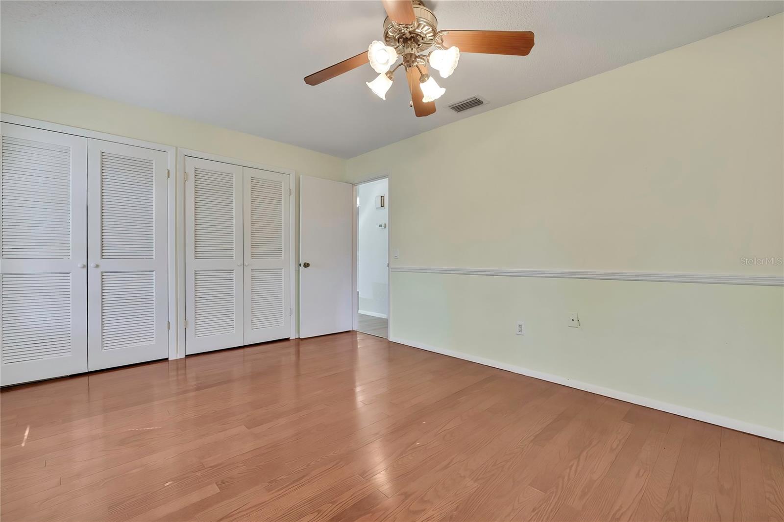 1185 Macfarlane Ave Property Photo 17