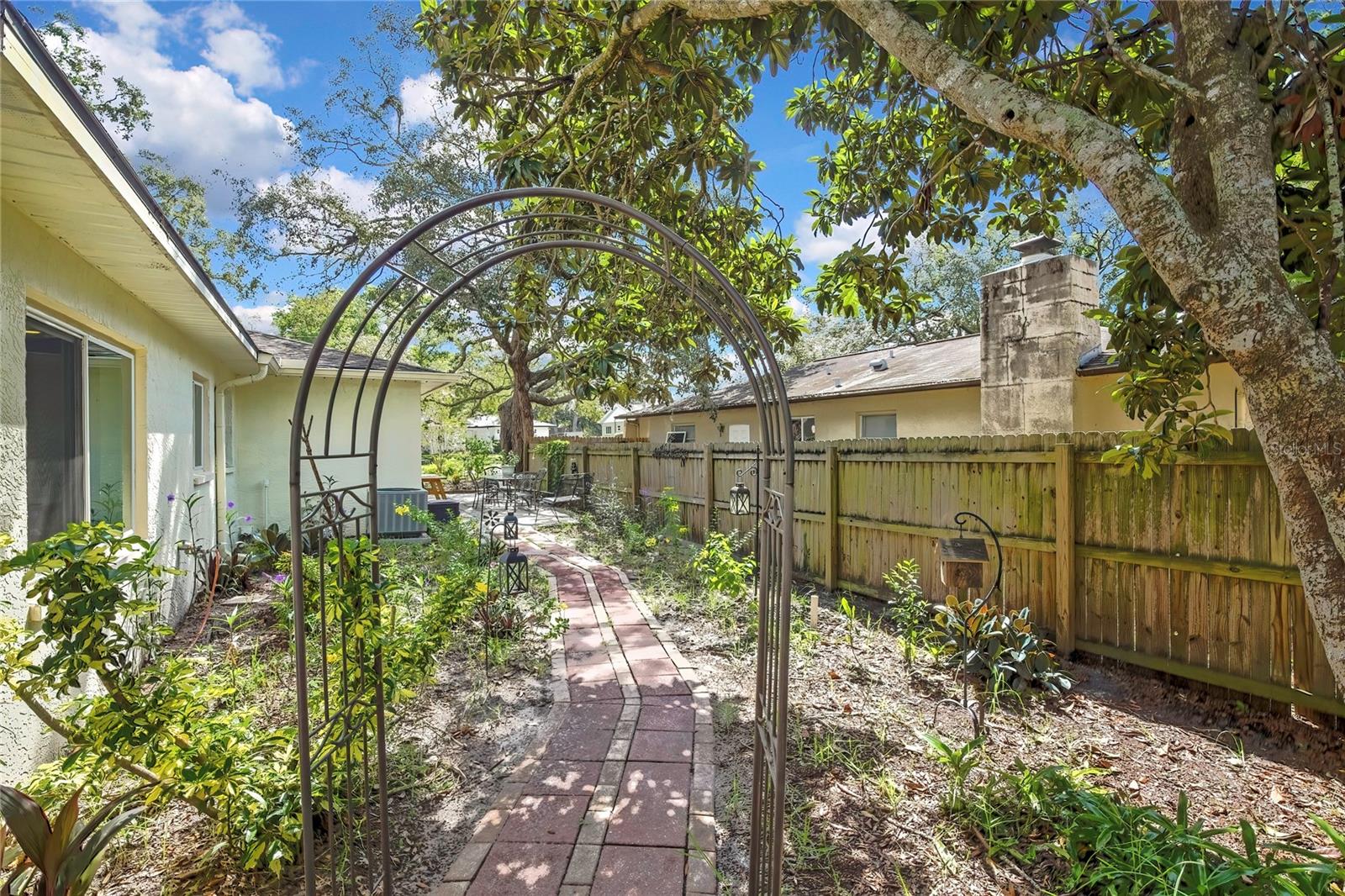 1185 Macfarlane Ave Property Photo 26