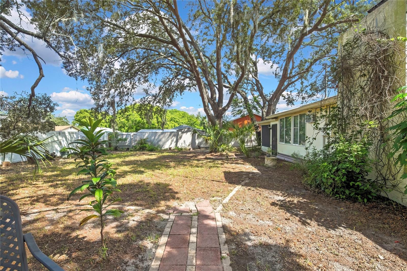 1185 Macfarlane Ave Property Photo 27