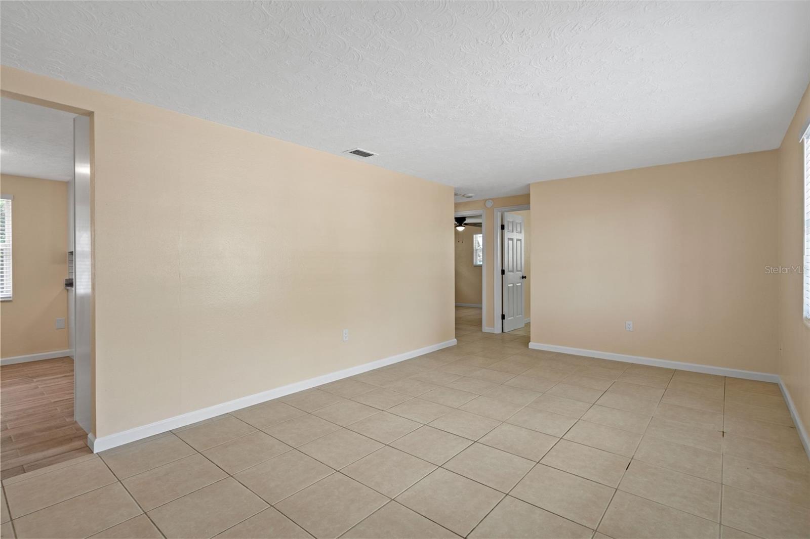 2187 Dixie Garden Loop Property Photo 7