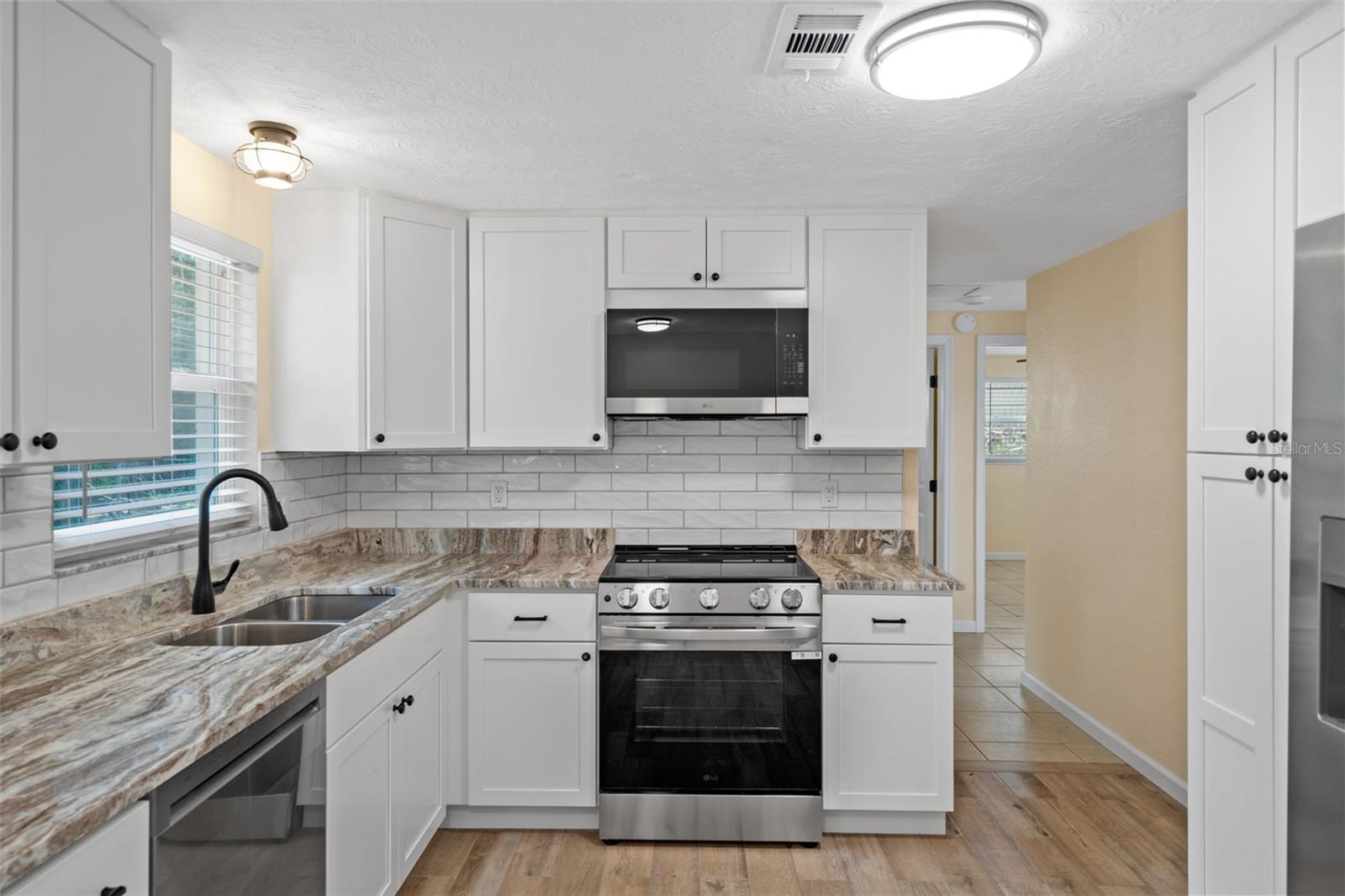 2187 Dixie Garden Loop Property Photo 10
