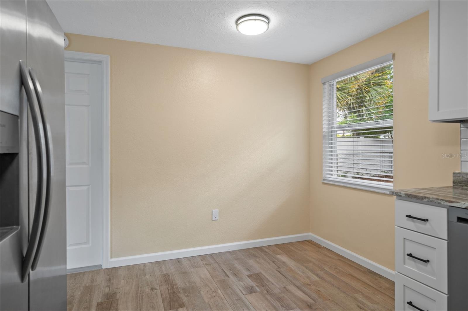 2187 Dixie Garden Loop Property Photo 14
