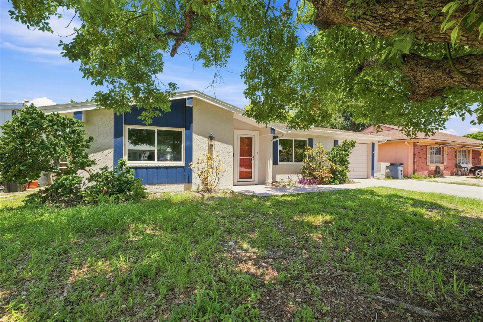 4025 Stratfield Dr Property Photo 5