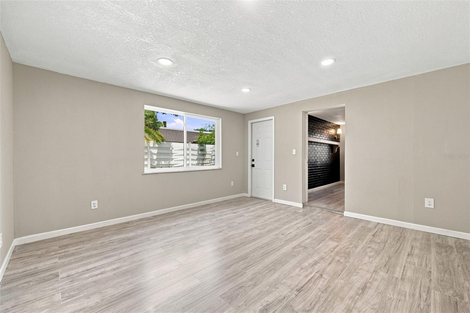 4025 Stratfield Dr Property Photo 16