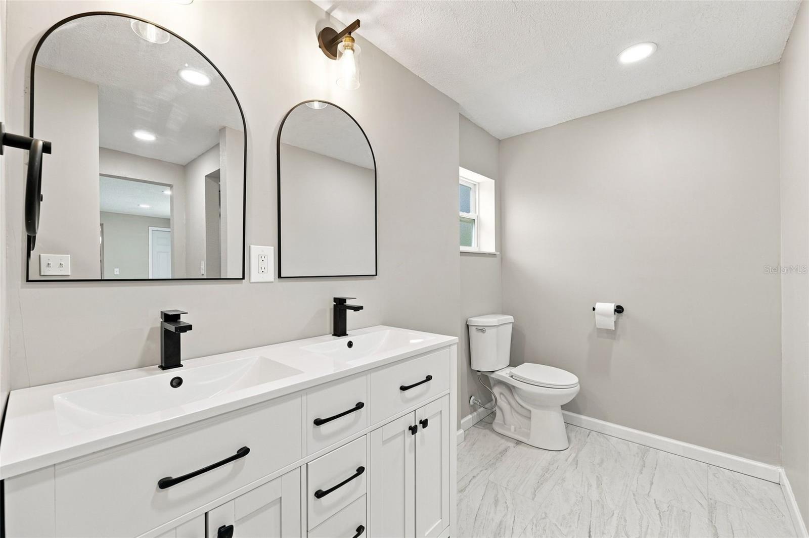 4025 Stratfield Dr Property Photo 19