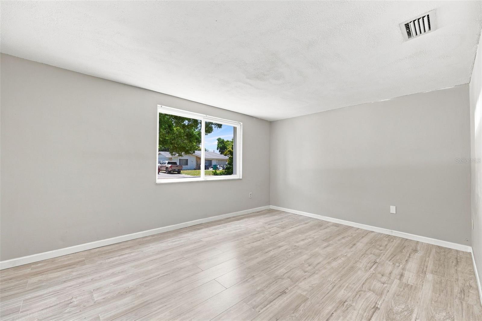 4025 Stratfield Dr Property Photo 22