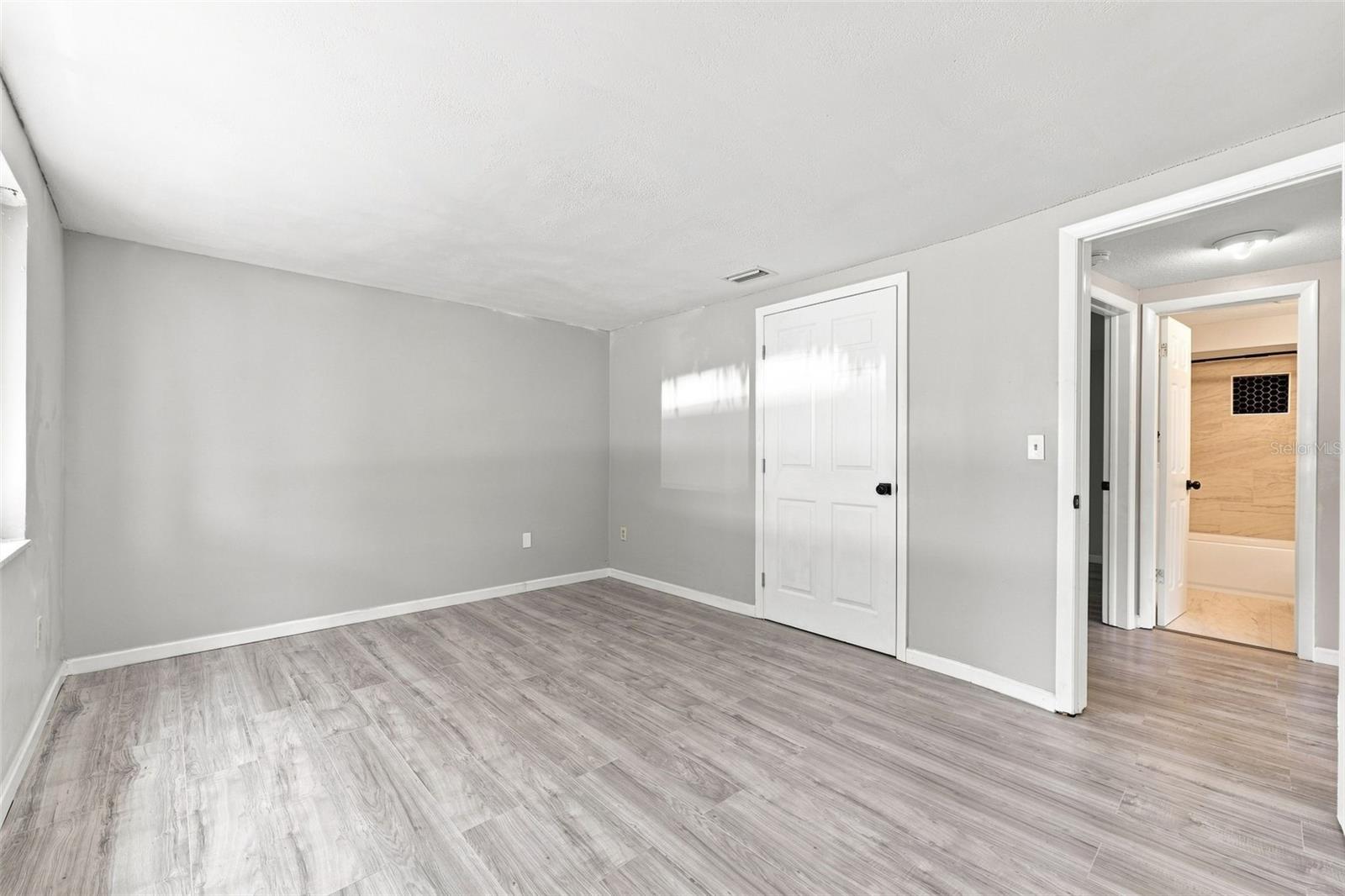 4025 Stratfield Dr Property Photo 24
