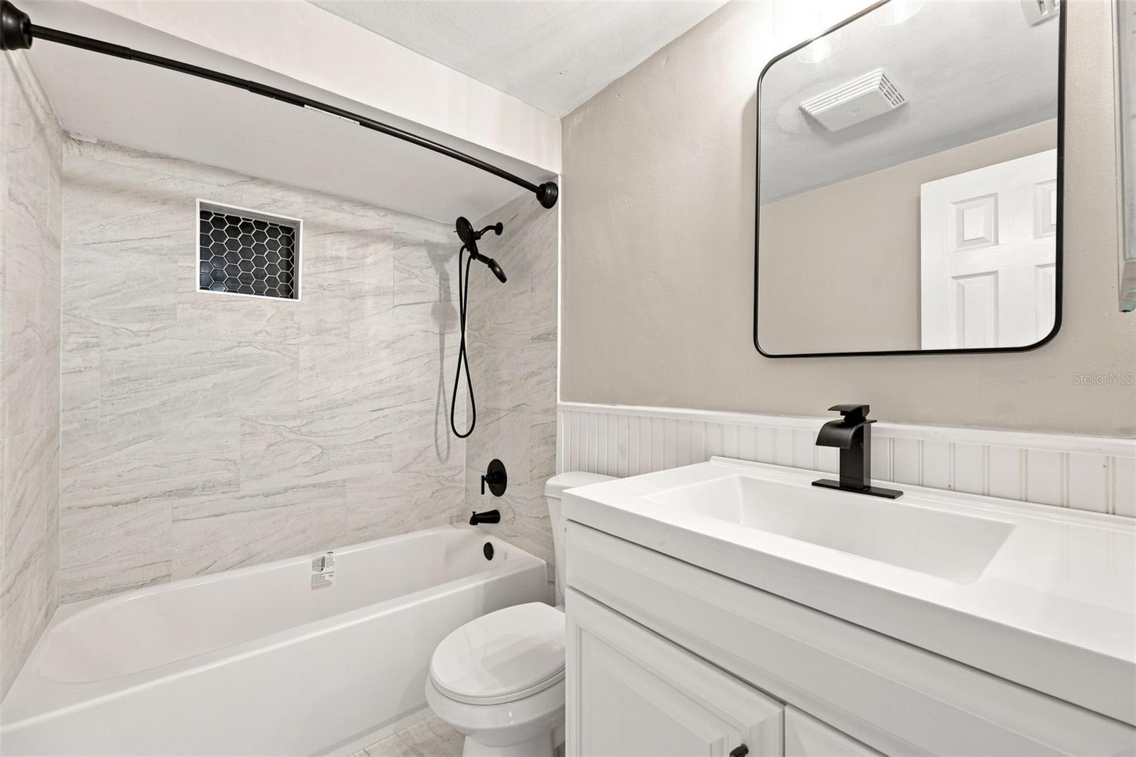 4025 Stratfield Dr Property Photo 25