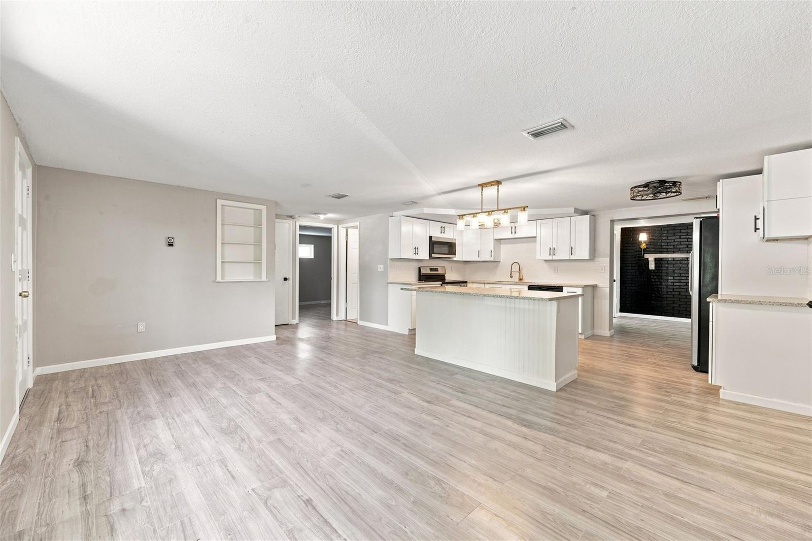 4025 Stratfield Dr Property Photo 35