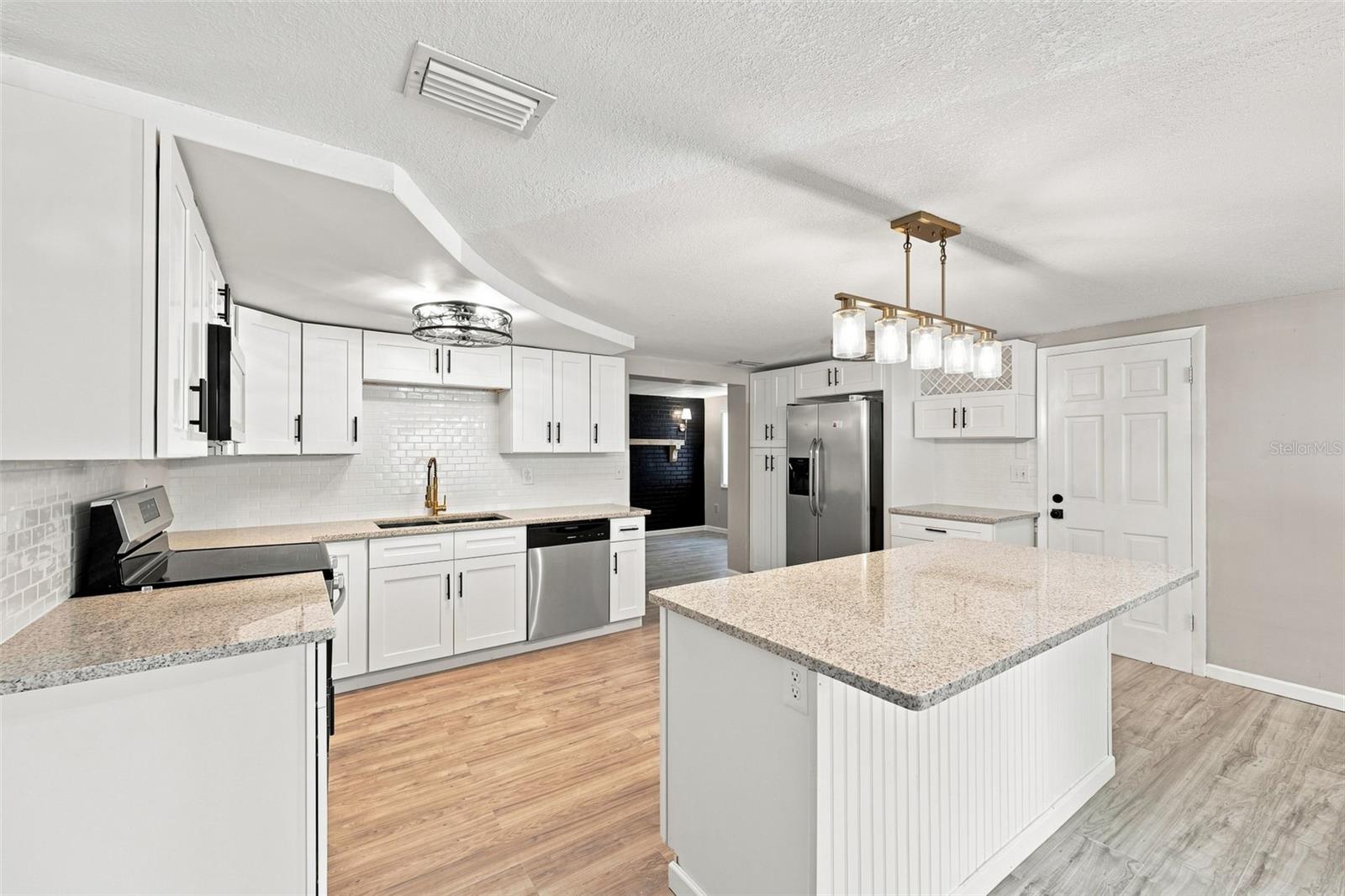 4025 Stratfield Dr Property Photo 37