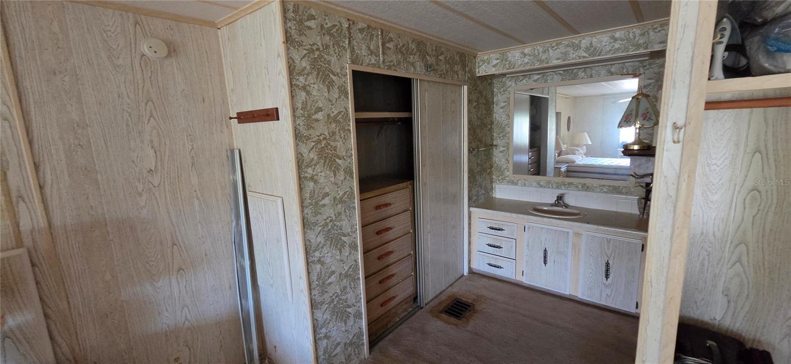 16806 Harley St Property Photo 8