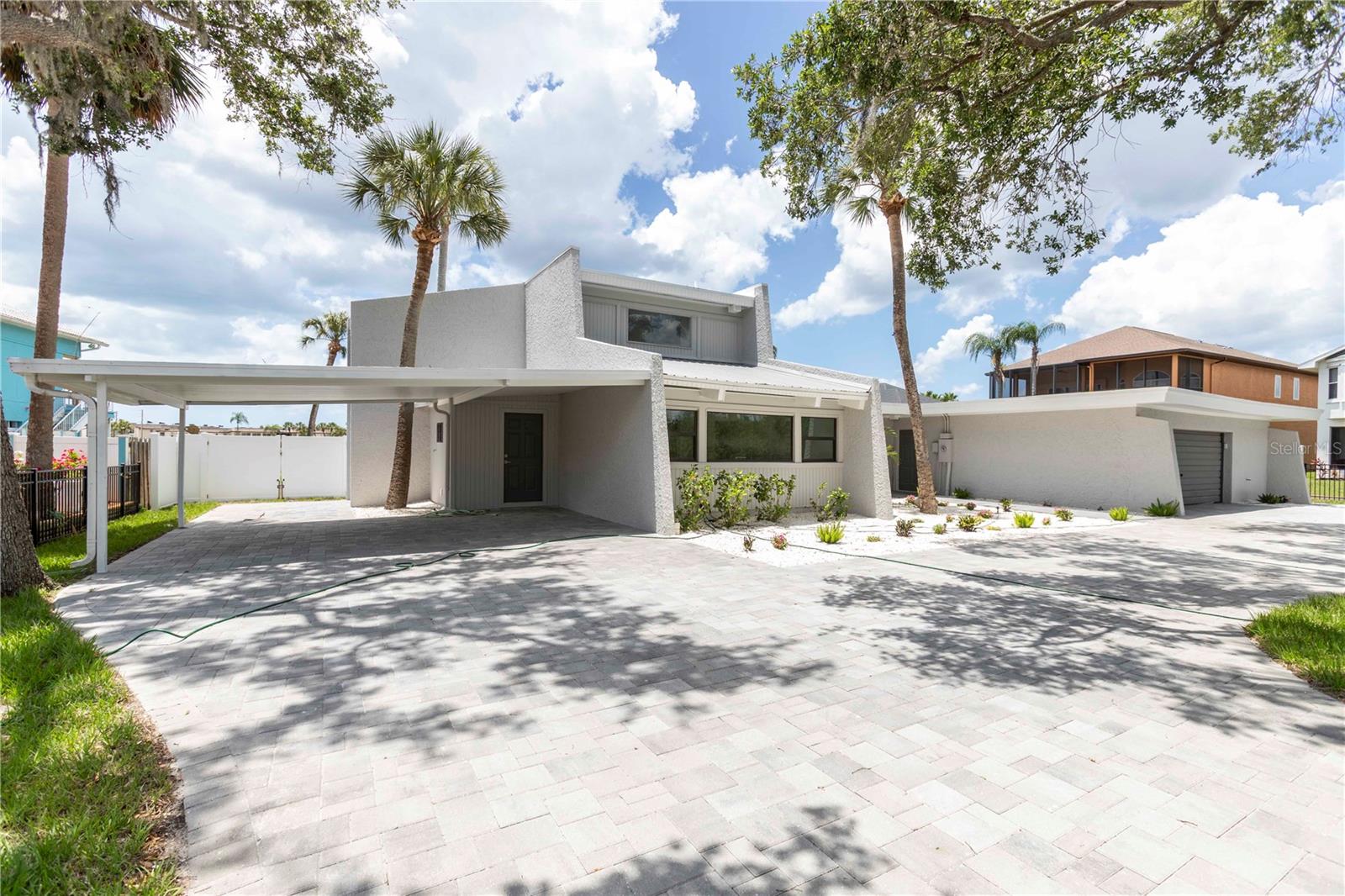 5303 Sea Forest Dr Property Photo 4