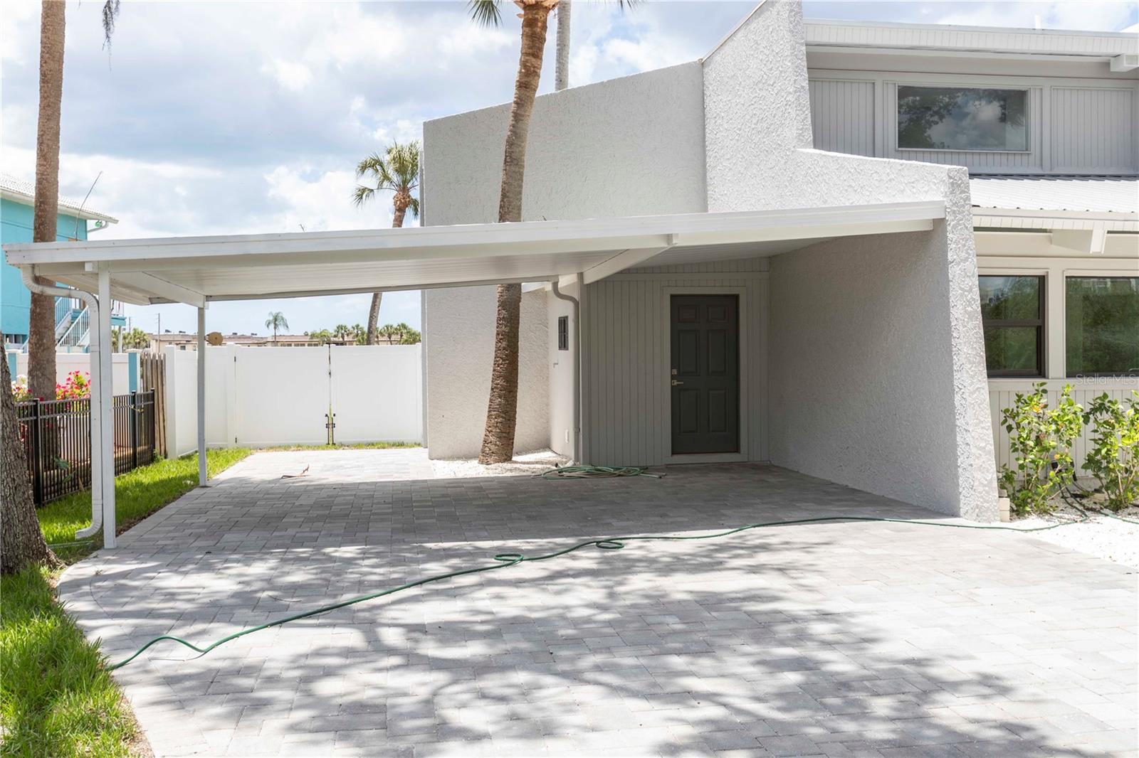 5303 Sea Forest Dr Property Photo 5