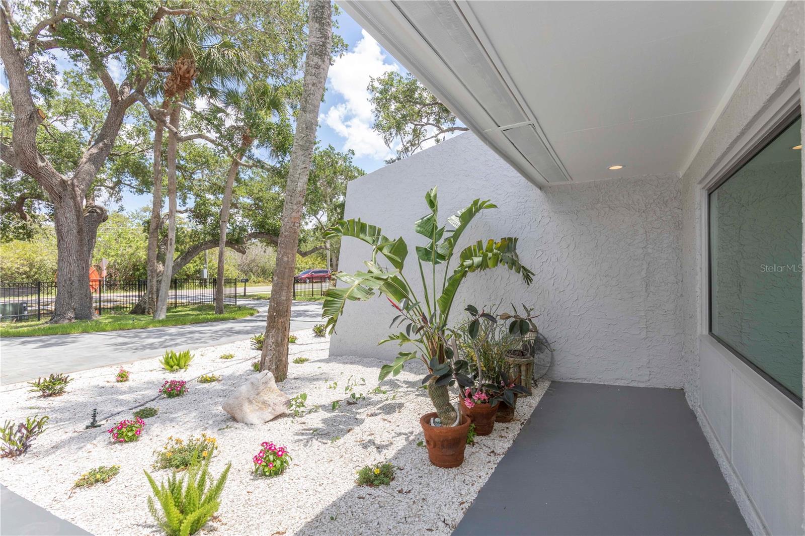 5303 Sea Forest Dr Property Photo 7