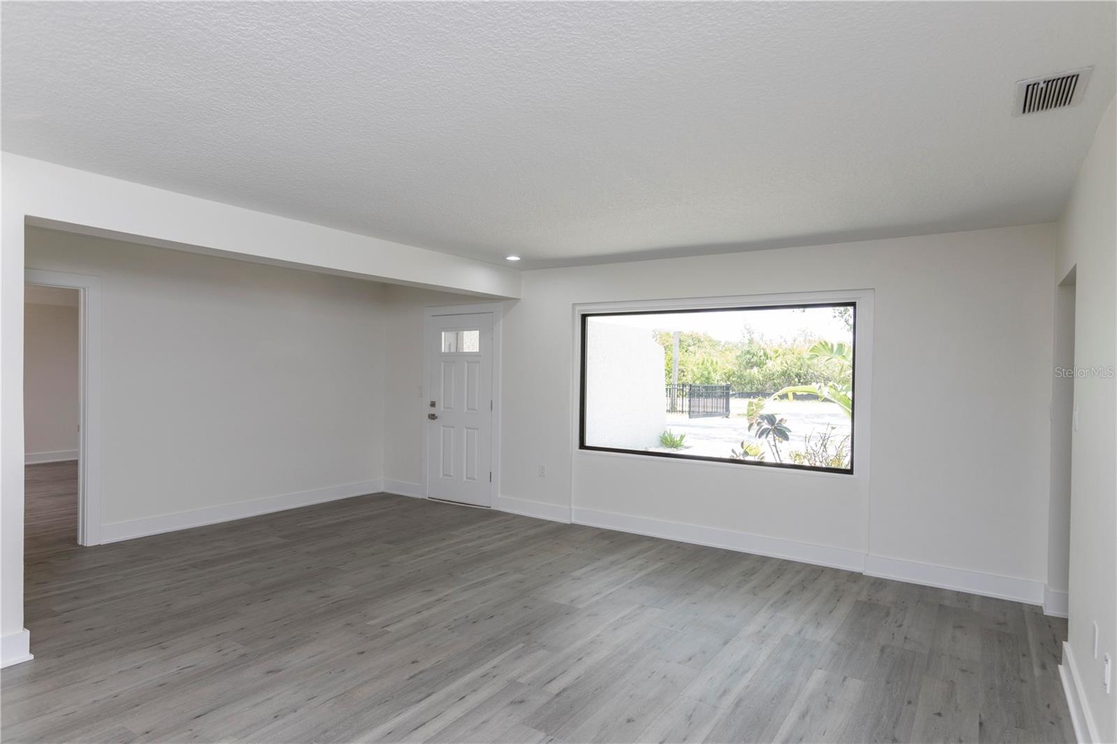 5303 Sea Forest Dr Property Photo 8