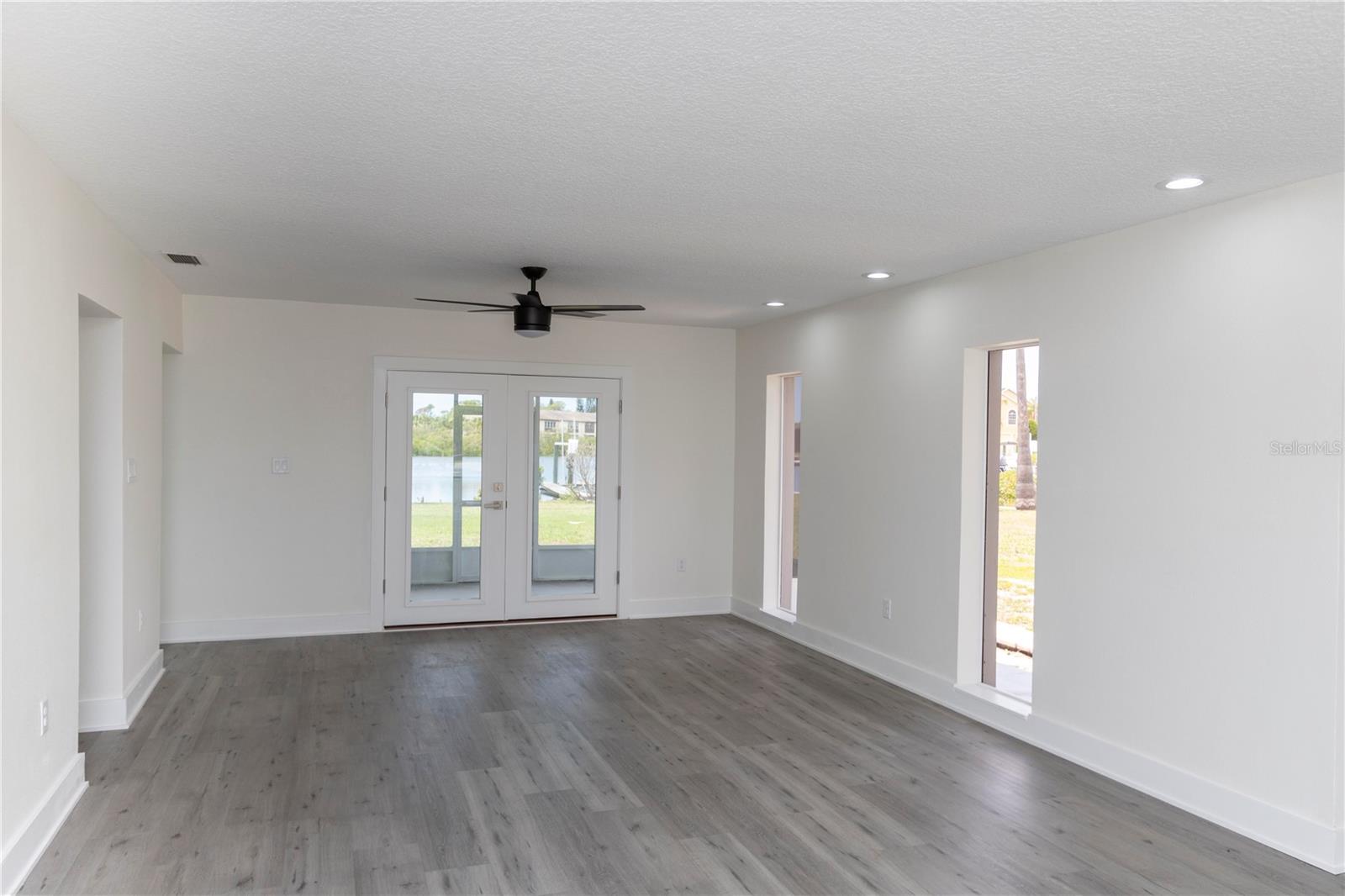 5303 Sea Forest Dr Property Photo 13