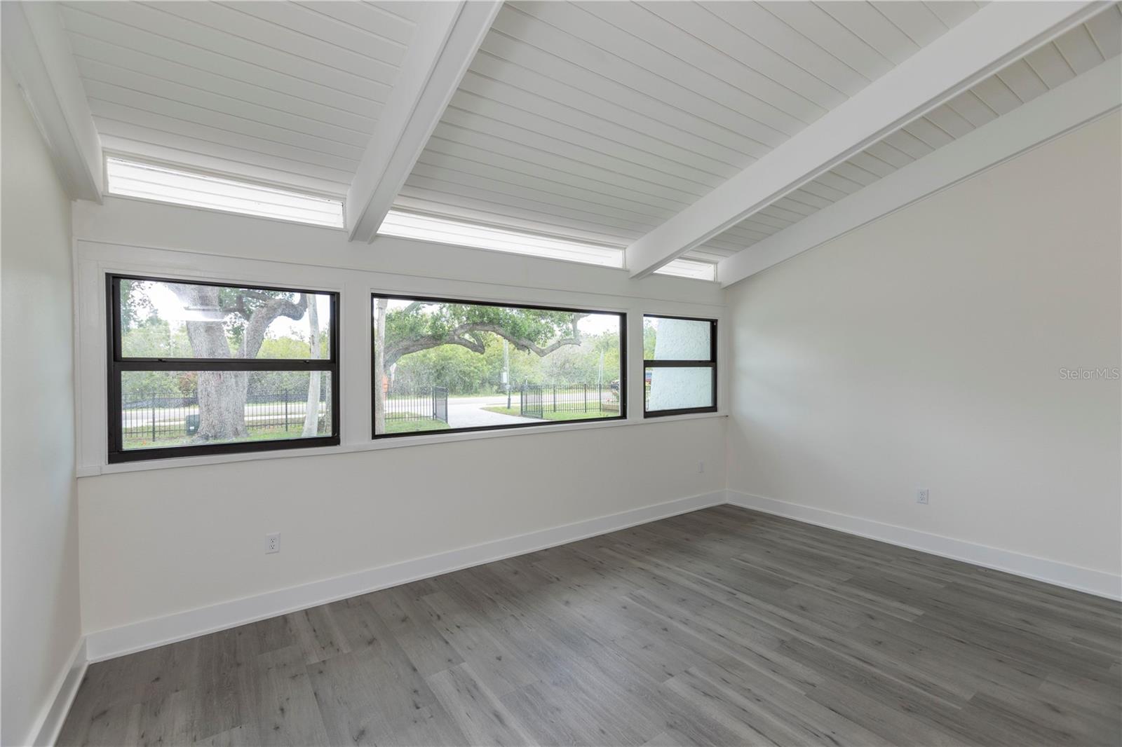 5303 Sea Forest Dr Property Photo 24
