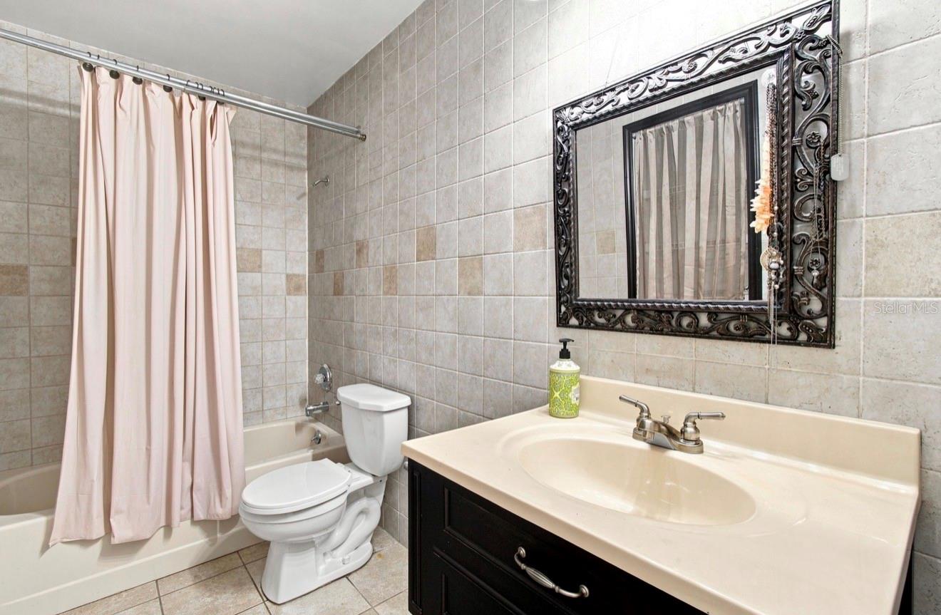 1932 Gregory Dr Property Photo 26