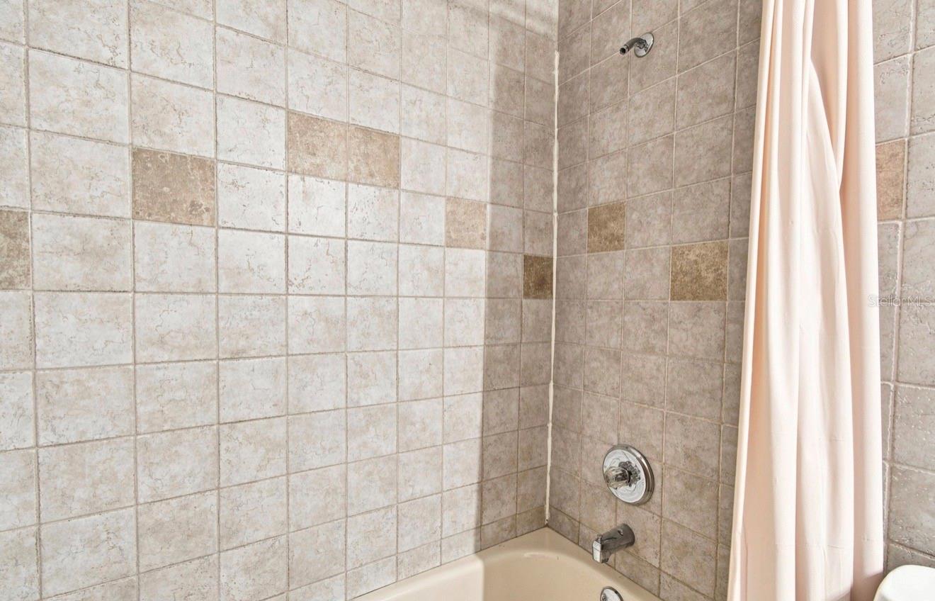 1932 Gregory Dr Property Photo 29
