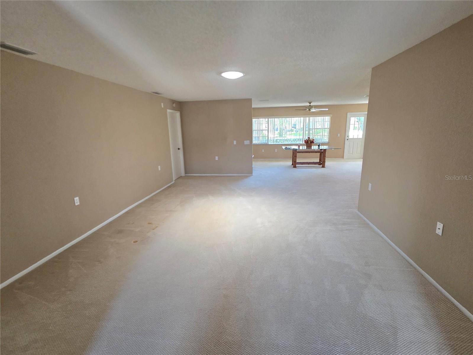 7376 Meadow Brook Ln Property Photo 3