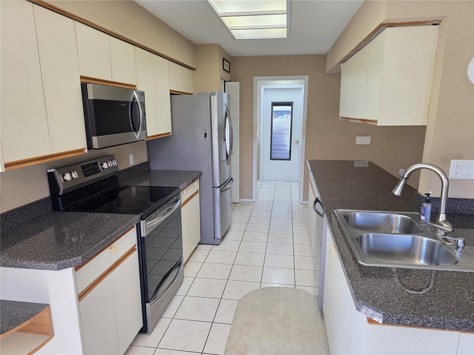 7376 Meadow Brook Ln Property Photo 5