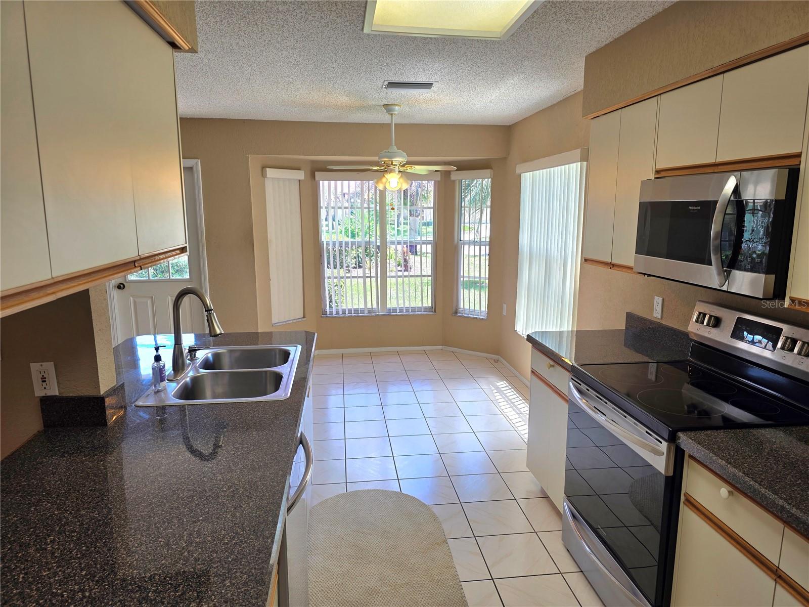 7376 Meadow Brook Ln Property Photo 6