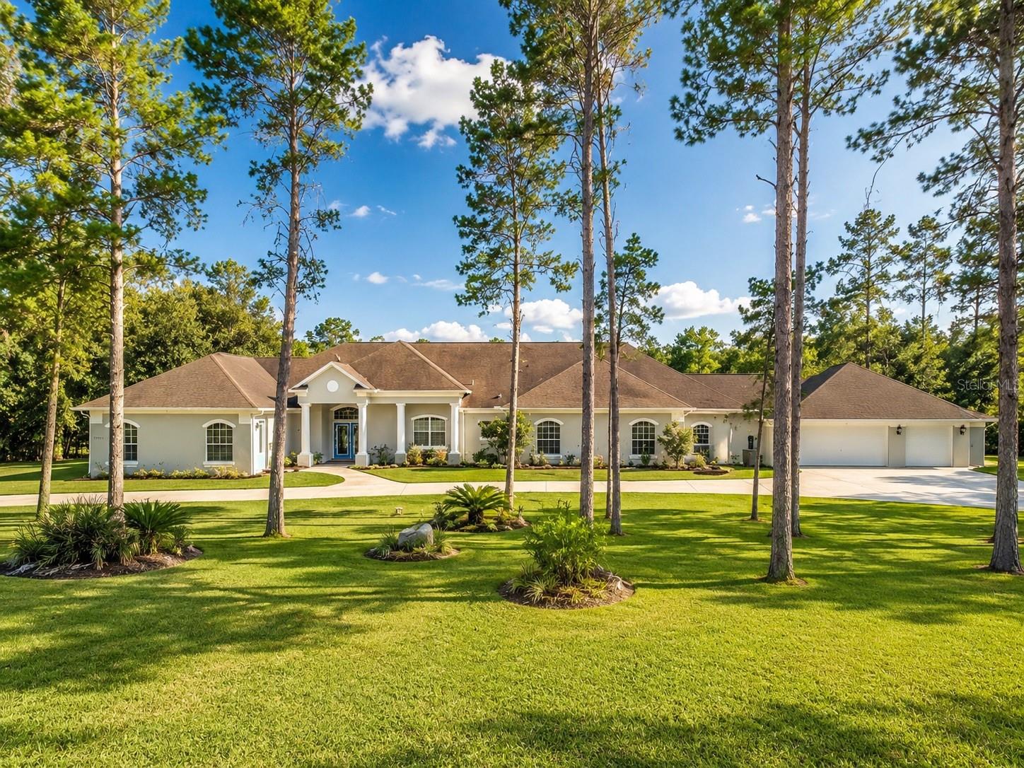 11200 Woodland Waters Blvd Property Photo