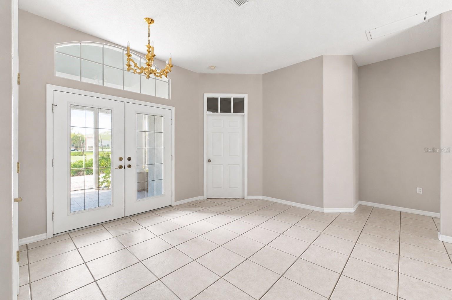 11200 Woodland Waters Blvd Property Photo 7