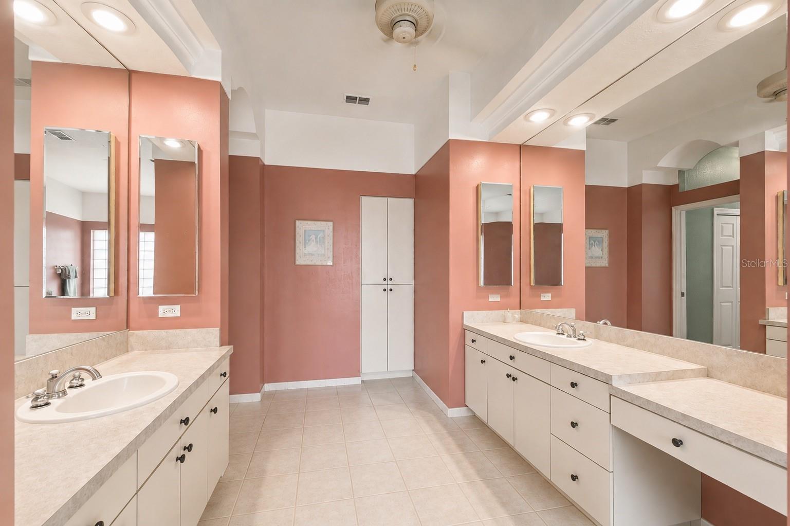 11200 Woodland Waters Blvd Property Photo 17