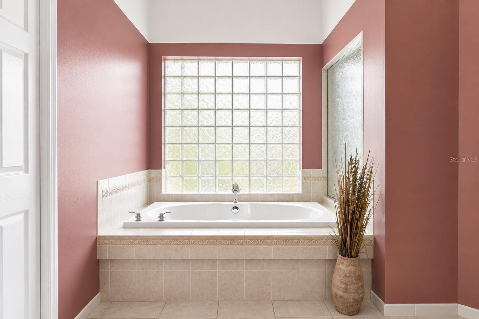 11200 Woodland Waters Blvd Property Photo 18