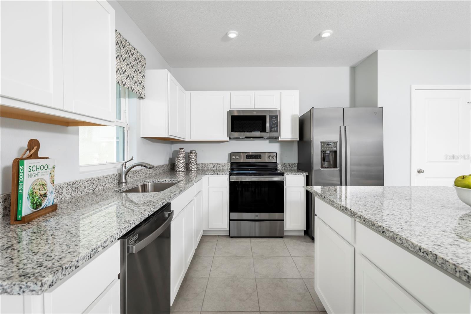 4826 River Birch Bnd Property Photo 4