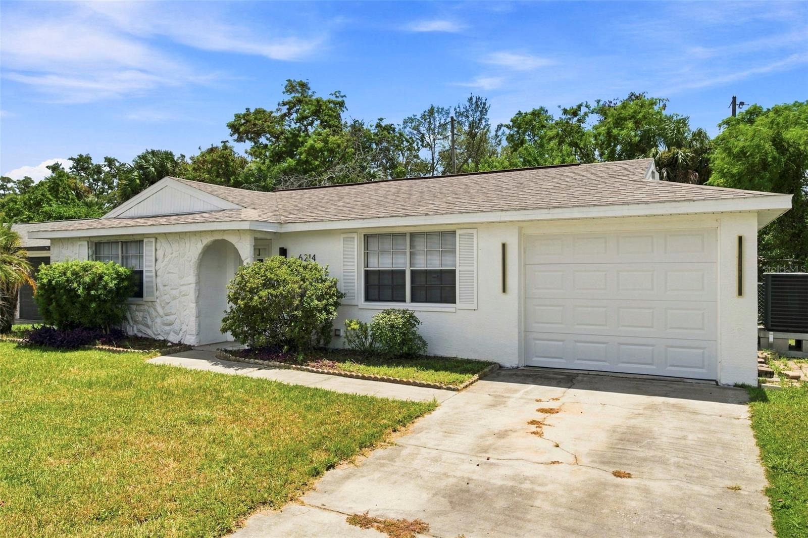 6214 Westport Dr Property Photo 1