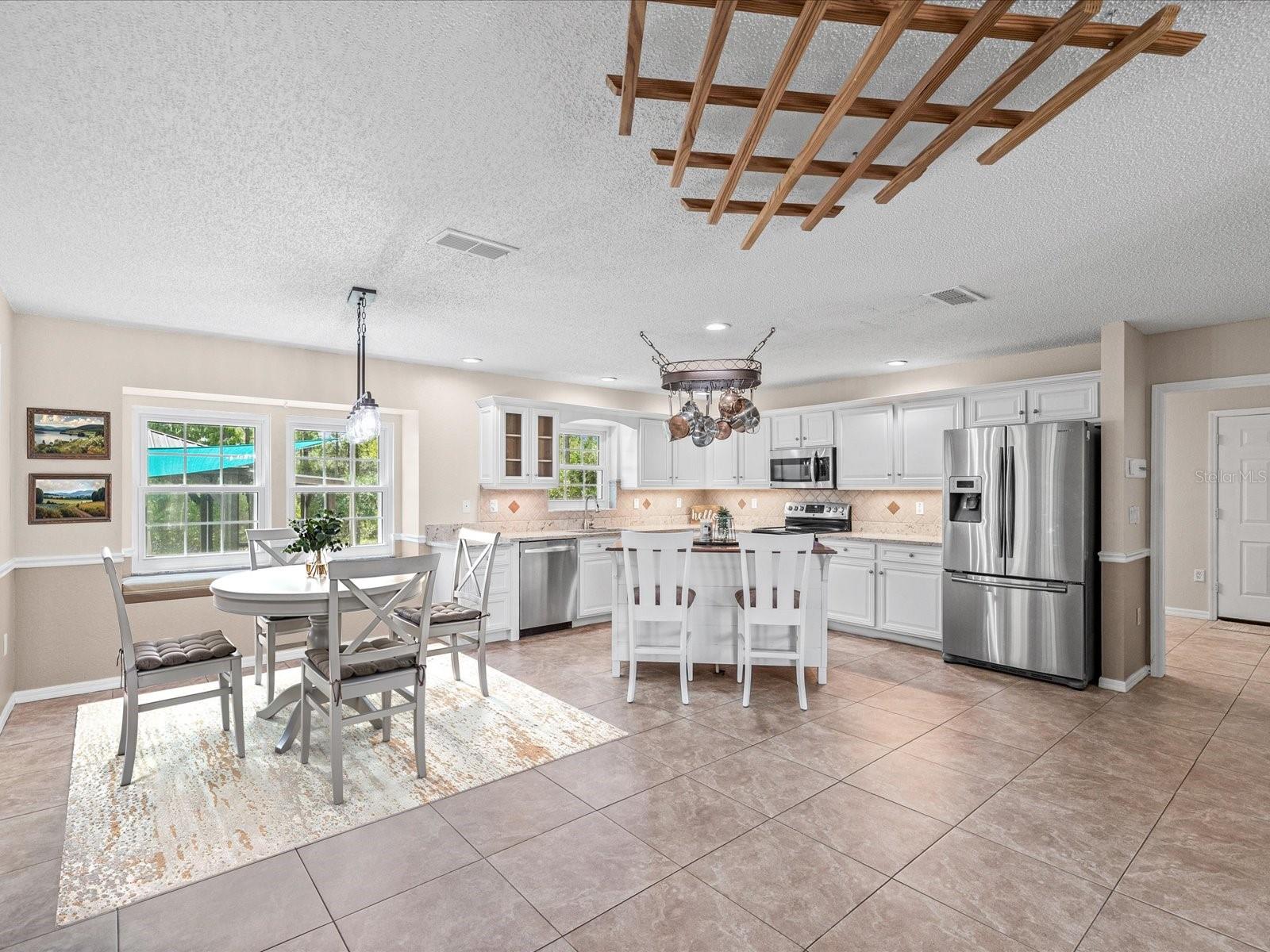 14204 Highgrove Rd Property Photo 9