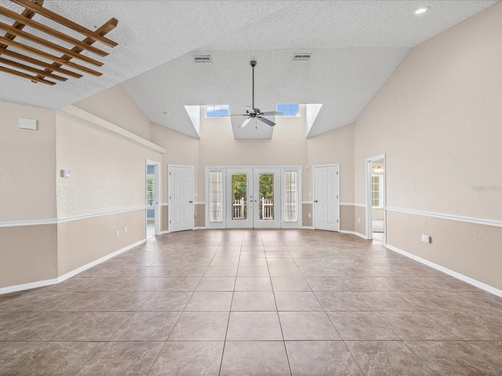 14204 Highgrove Rd Property Photo 13
