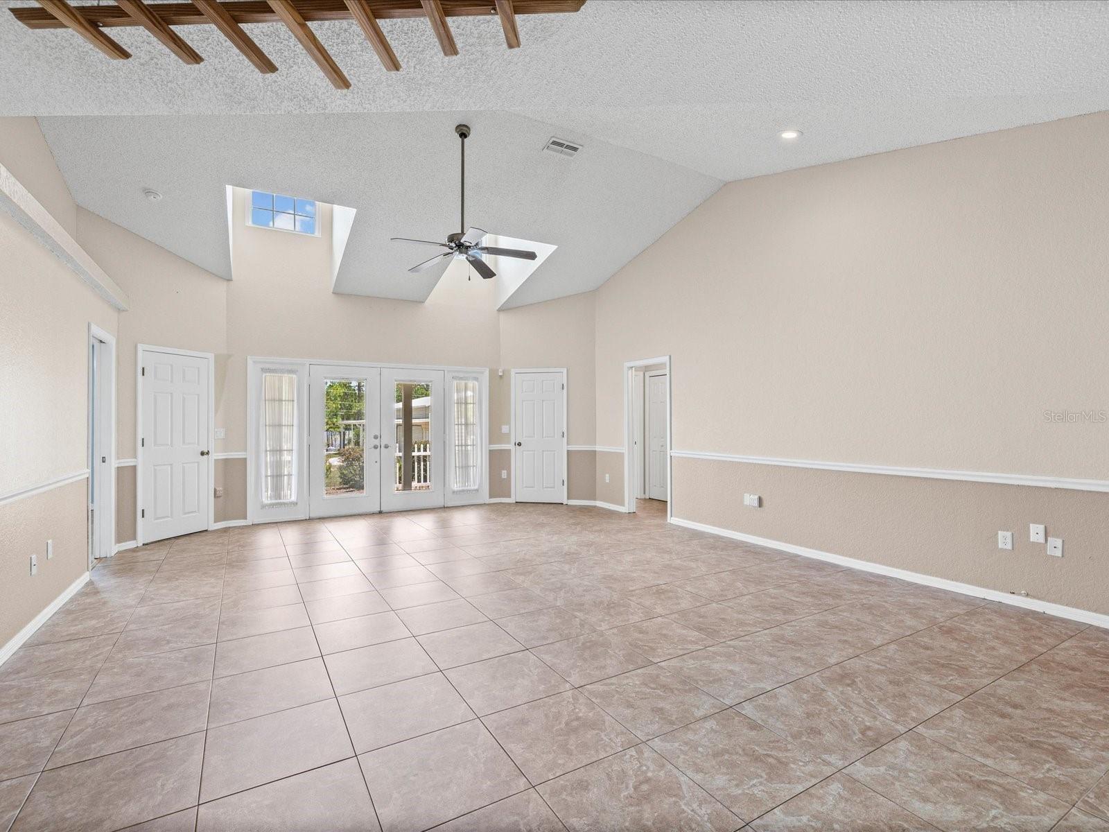 14204 Highgrove Rd Property Photo 21