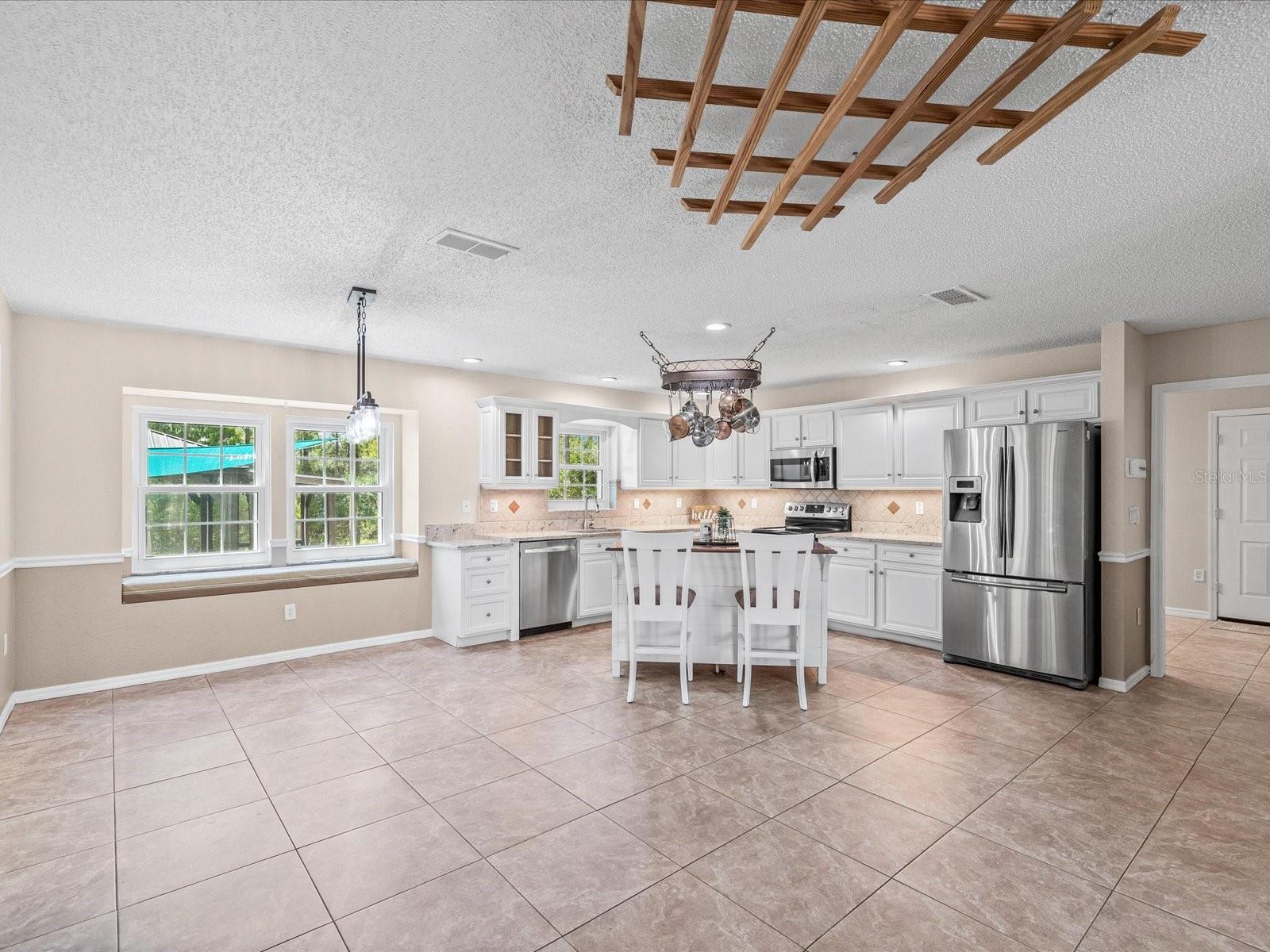 14204 Highgrove Rd Property Photo 23