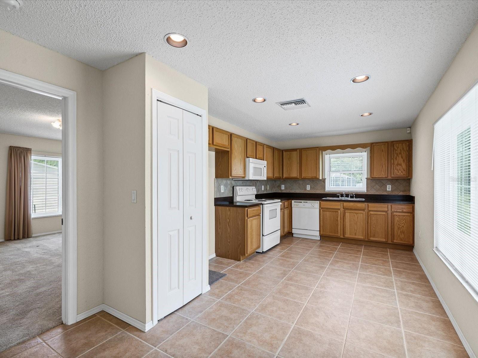 14204 Highgrove Rd Property Photo 39