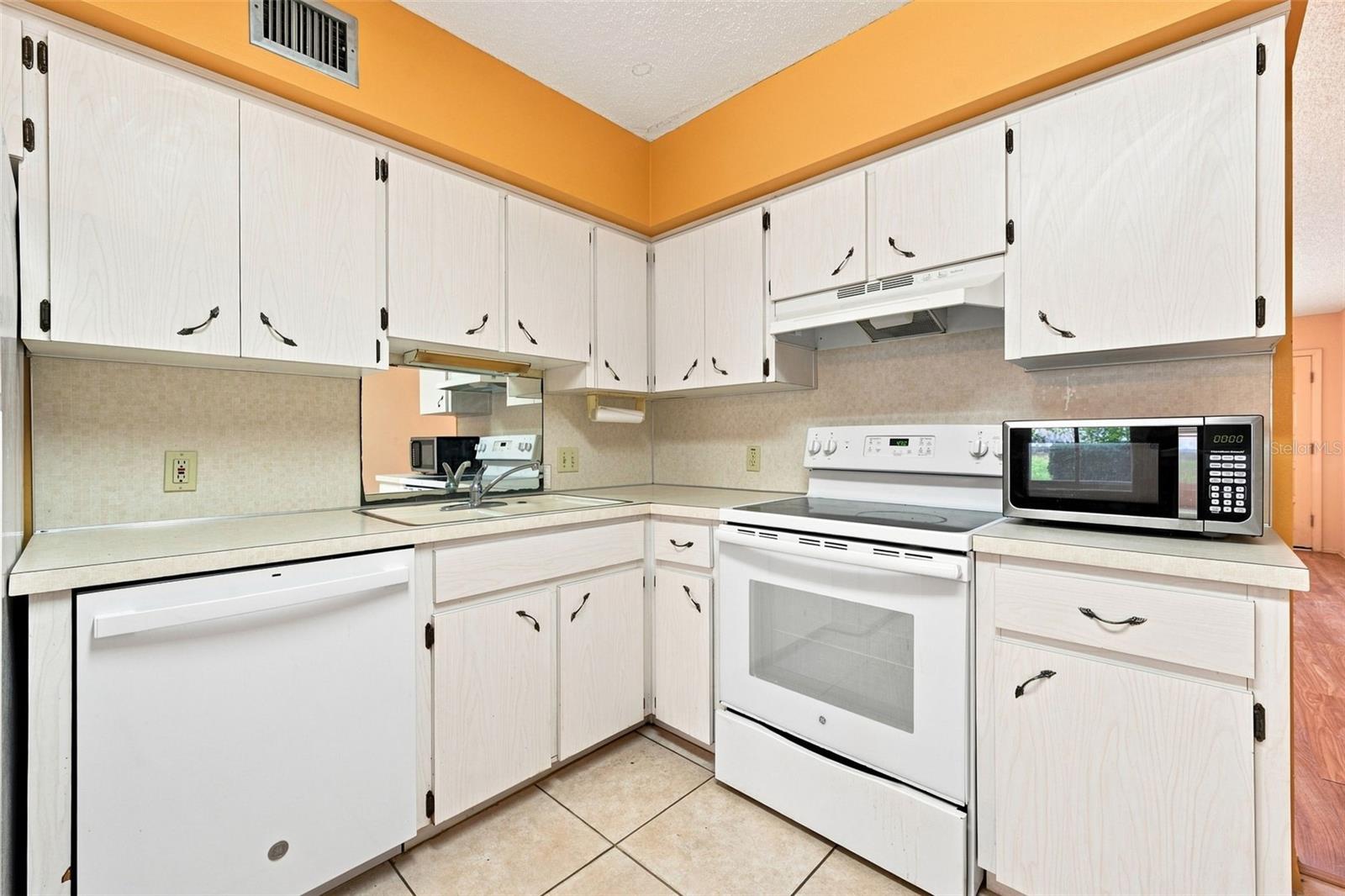 2295 Belgian Ln #5 Property Photo 10