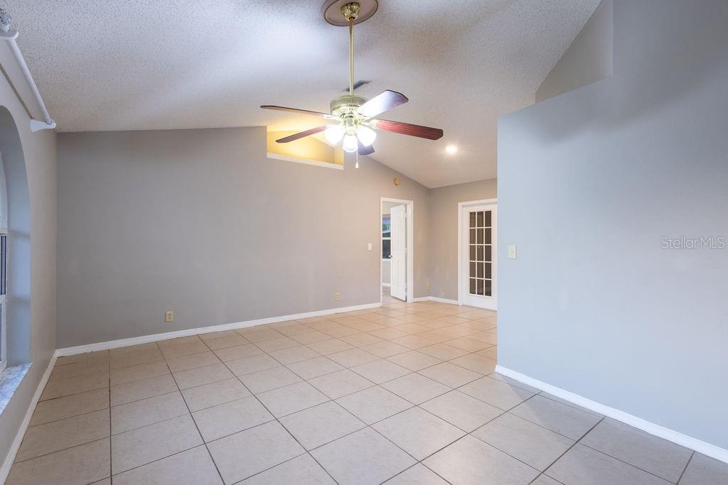 1570 S Biscayne Dr Property Photo 4