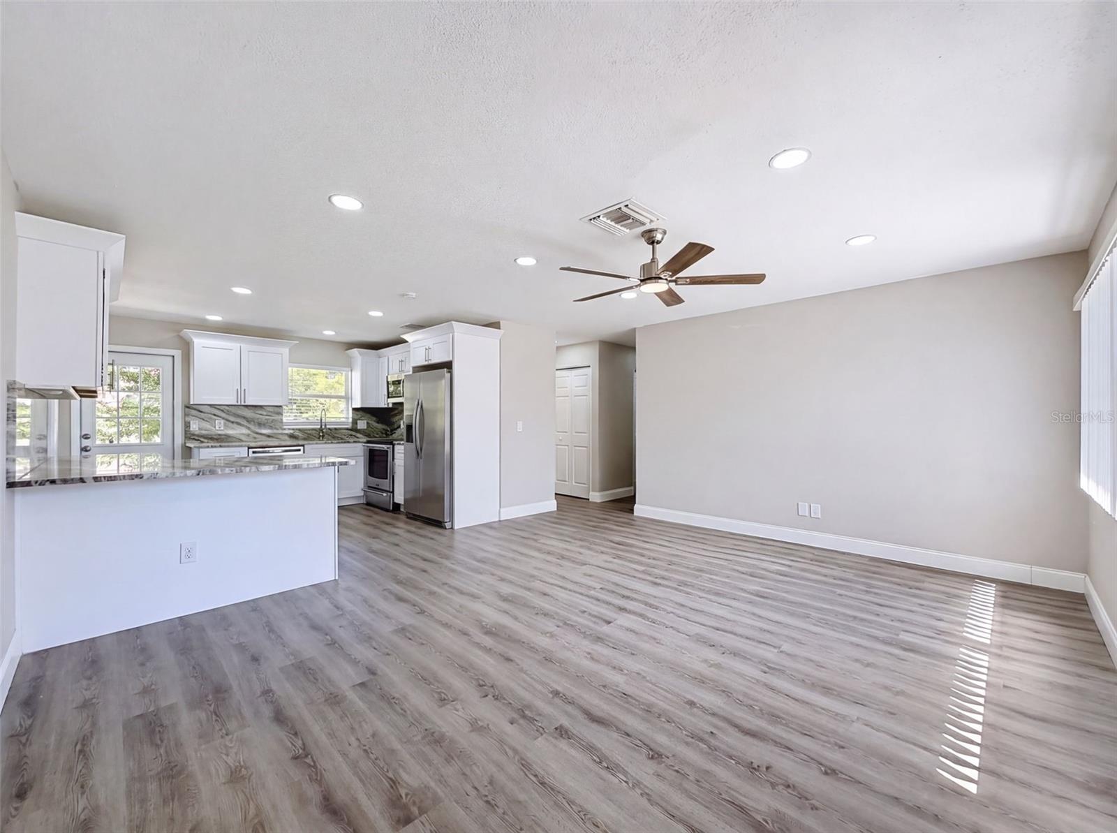 14998 Mockingbird Ln Property Photo 3