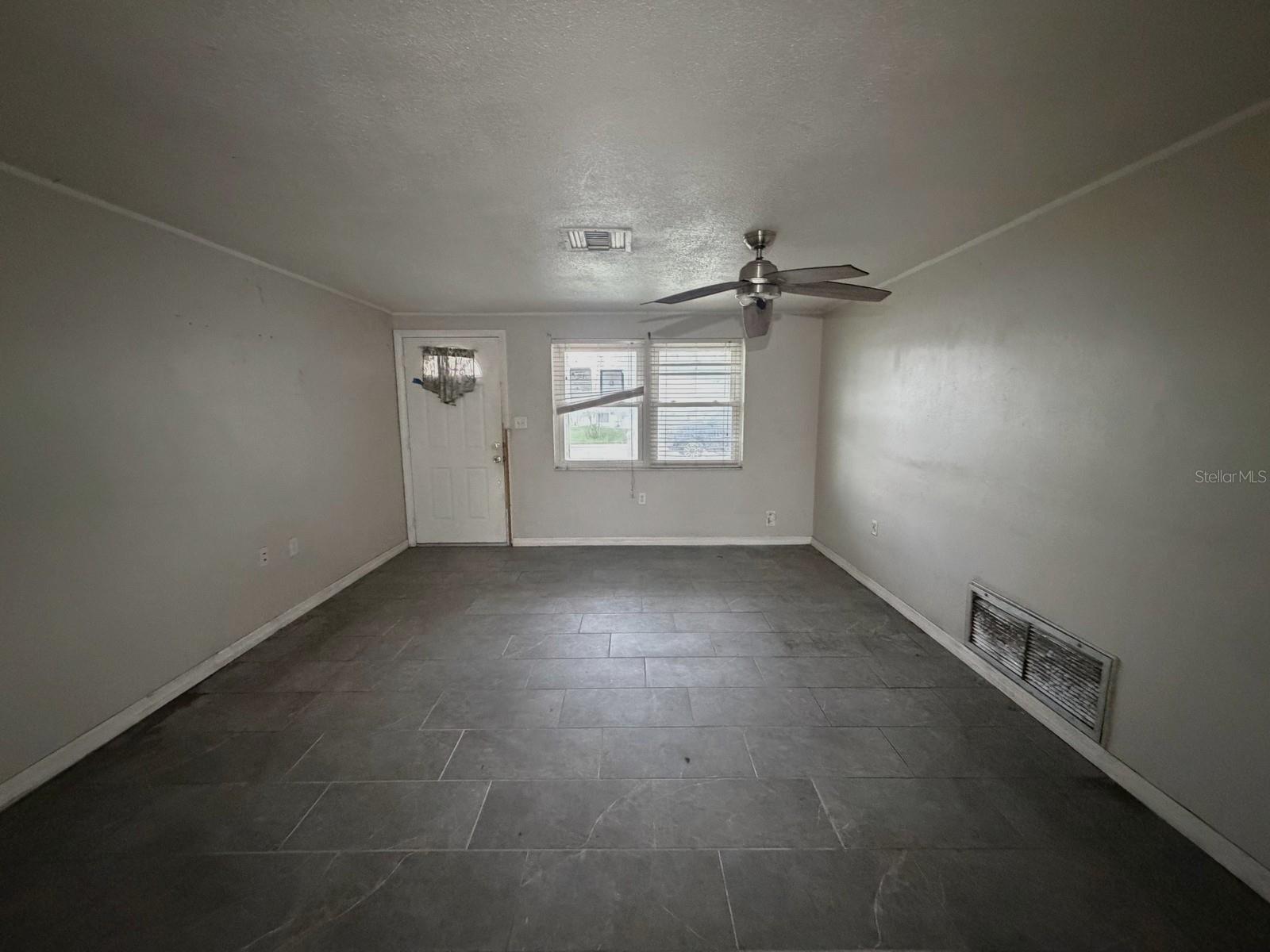 3221 Roxbury Dr Property Photo 5